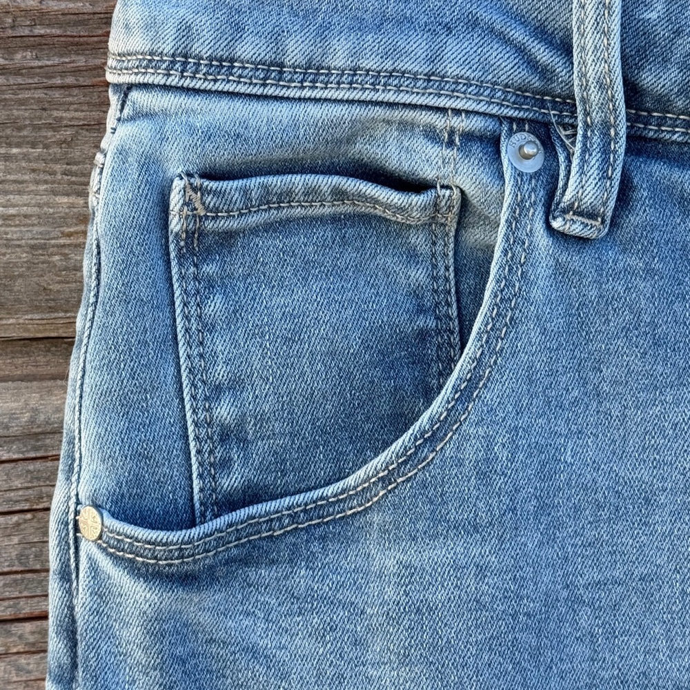 Classic HUDSON Blue Denim Jeans - Picture 5 of 8